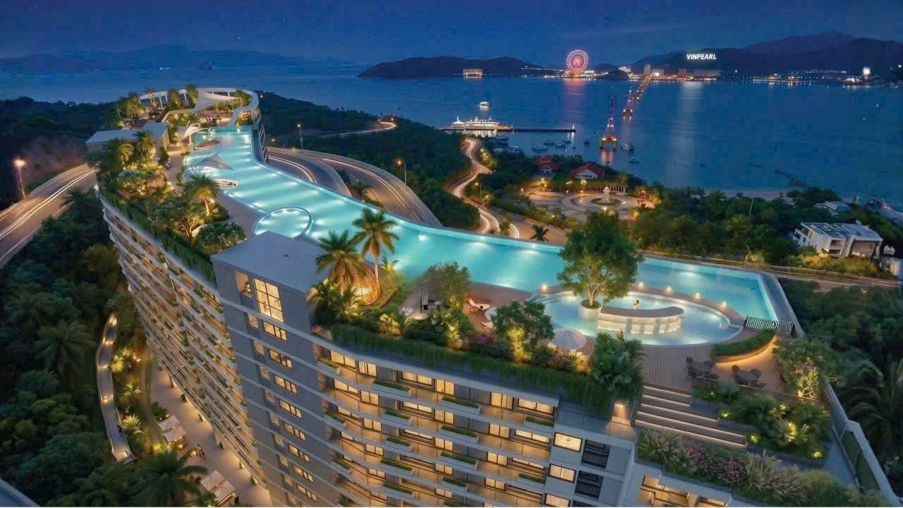 Horizon Ocean Front về đêm — Hồ bơi sân thượng